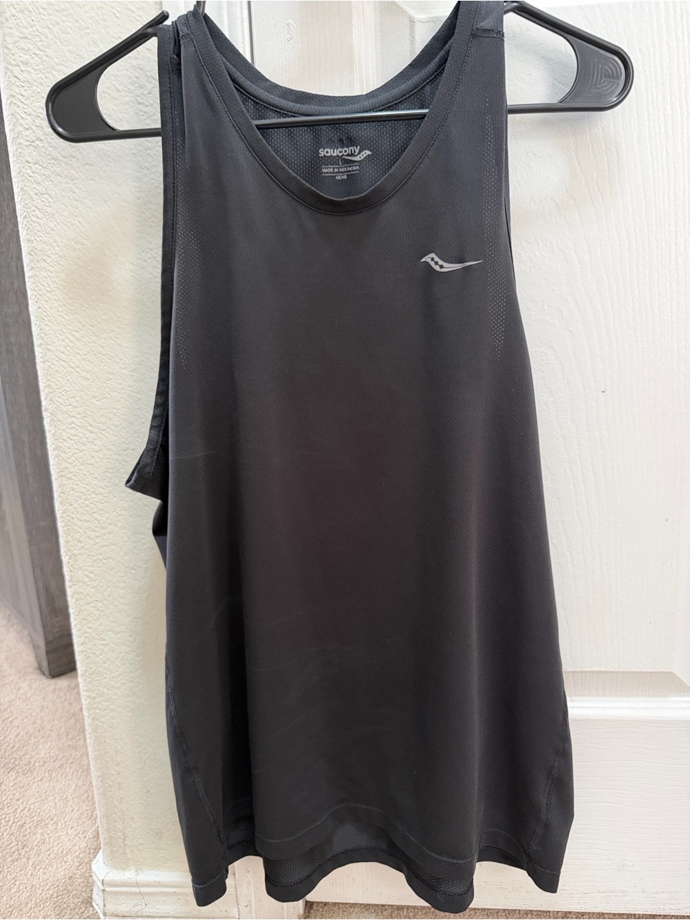 Saucony Stopwatch Running Tank. Men’s Large. Black